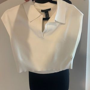 Forever21 Sleeveless Cropped Shirt